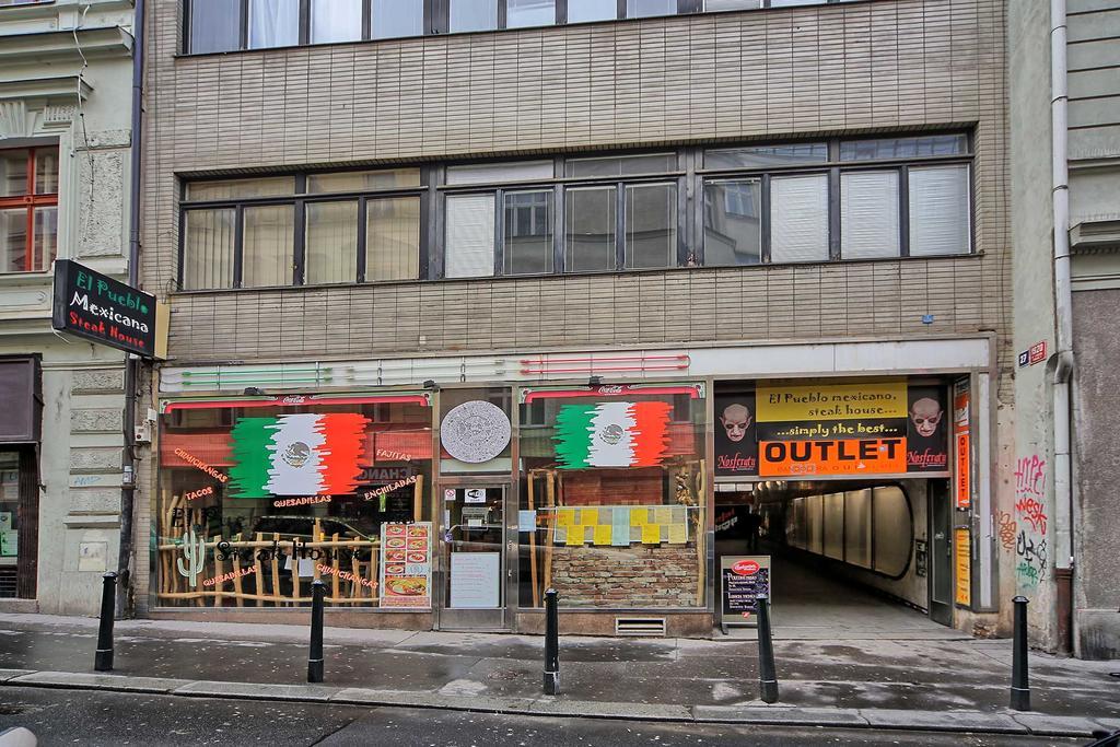 Apartments Ve Smeckach 27 プラハ エクステリア 写真