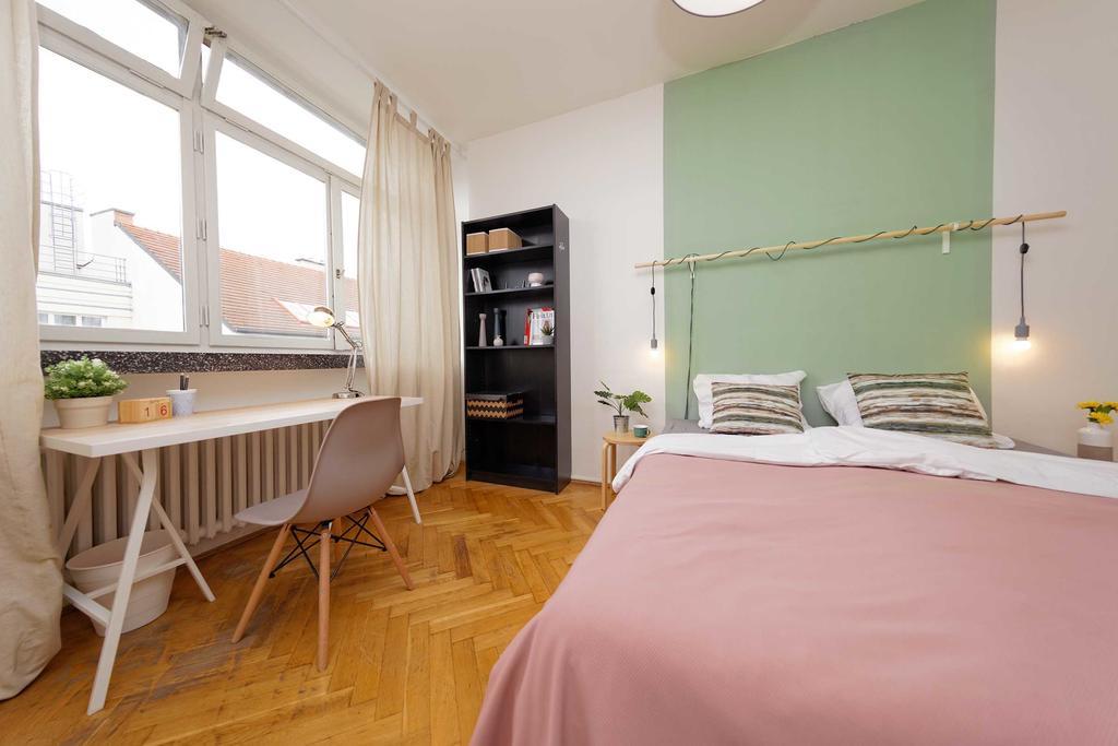 Apartments Ve Smeckach 27 プラハ エクステリア 写真