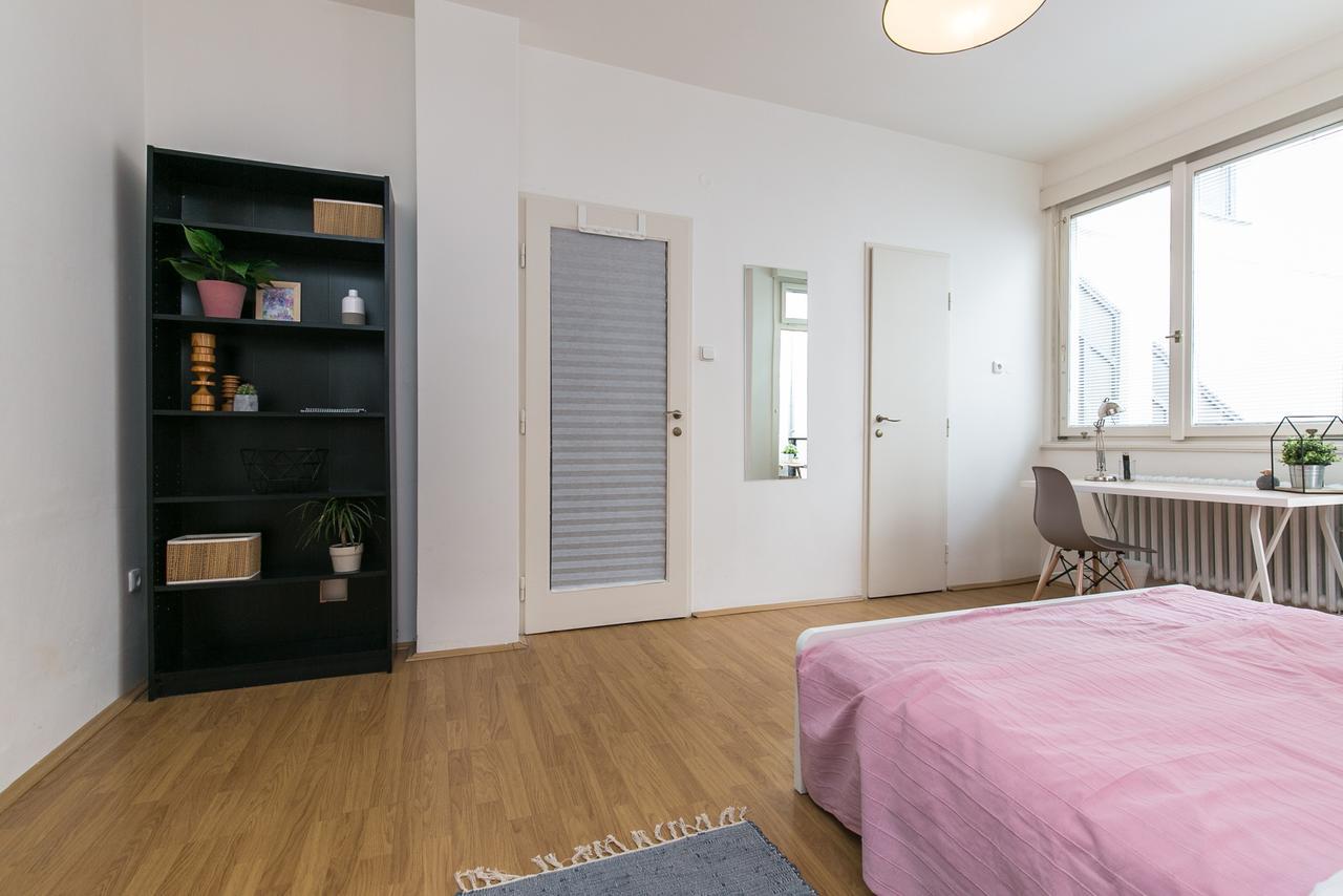 Apartments Ve Smeckach 27 プラハ エクステリア 写真