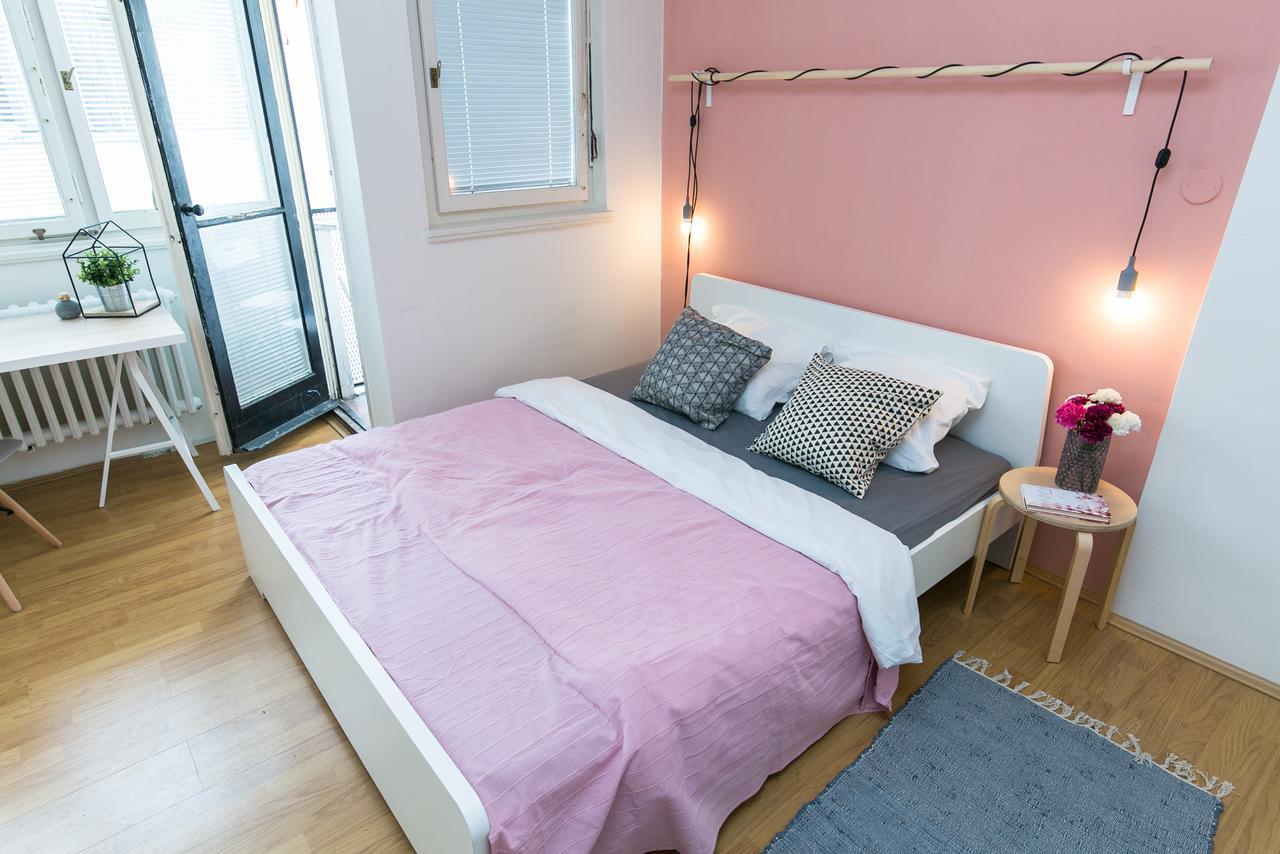 Apartments Ve Smeckach 27 プラハ エクステリア 写真