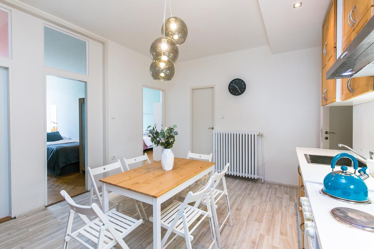 Apartments Ve Smeckach 27 プラハ エクステリア 写真